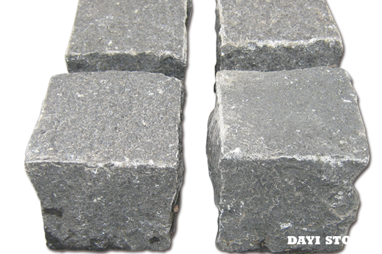 Cubes Black Basalt G684 All sides natural split 10x10x10cm